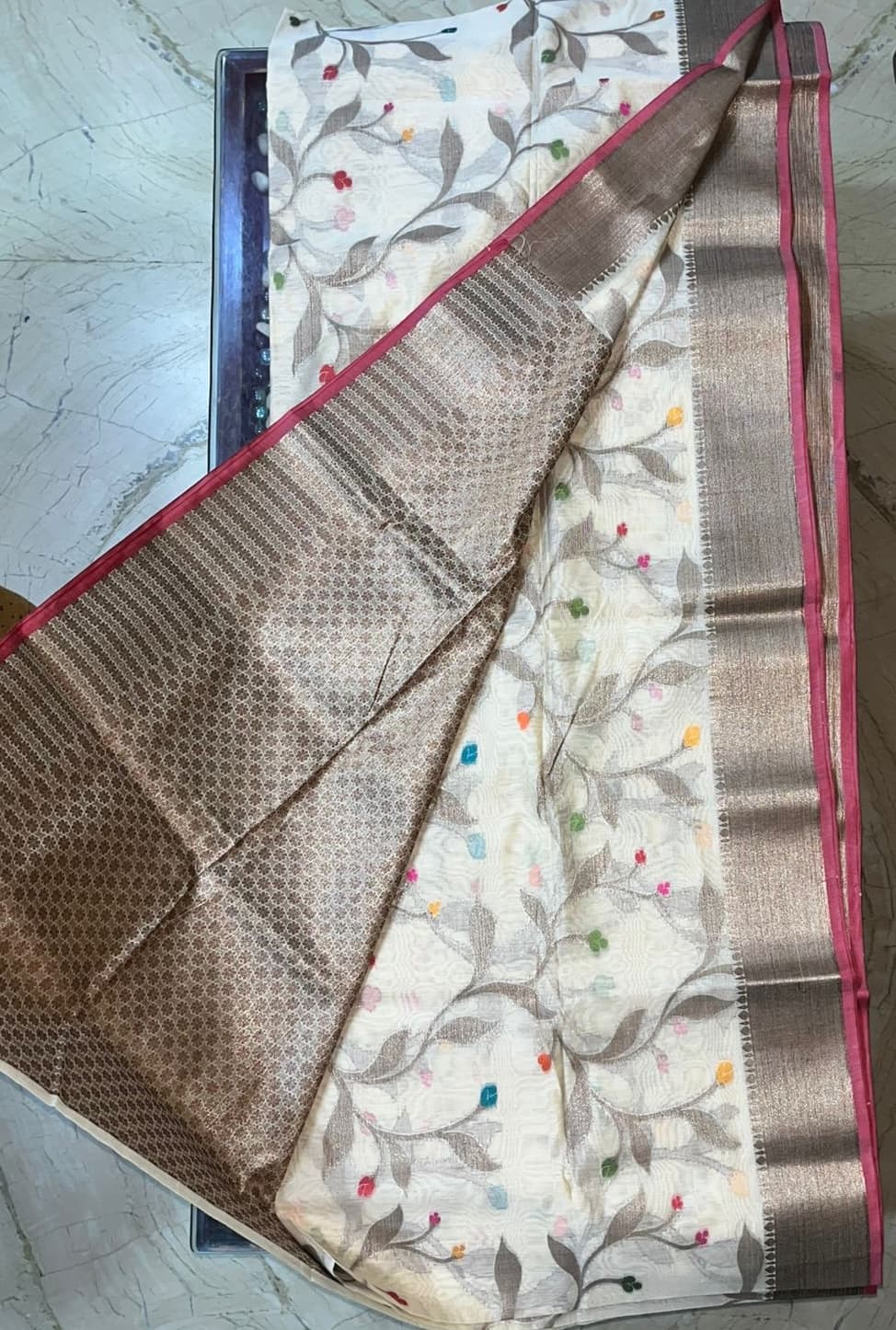 Elegant Semi Tussar Saree with Zari Weaving & Broket Blouse Piece 4
