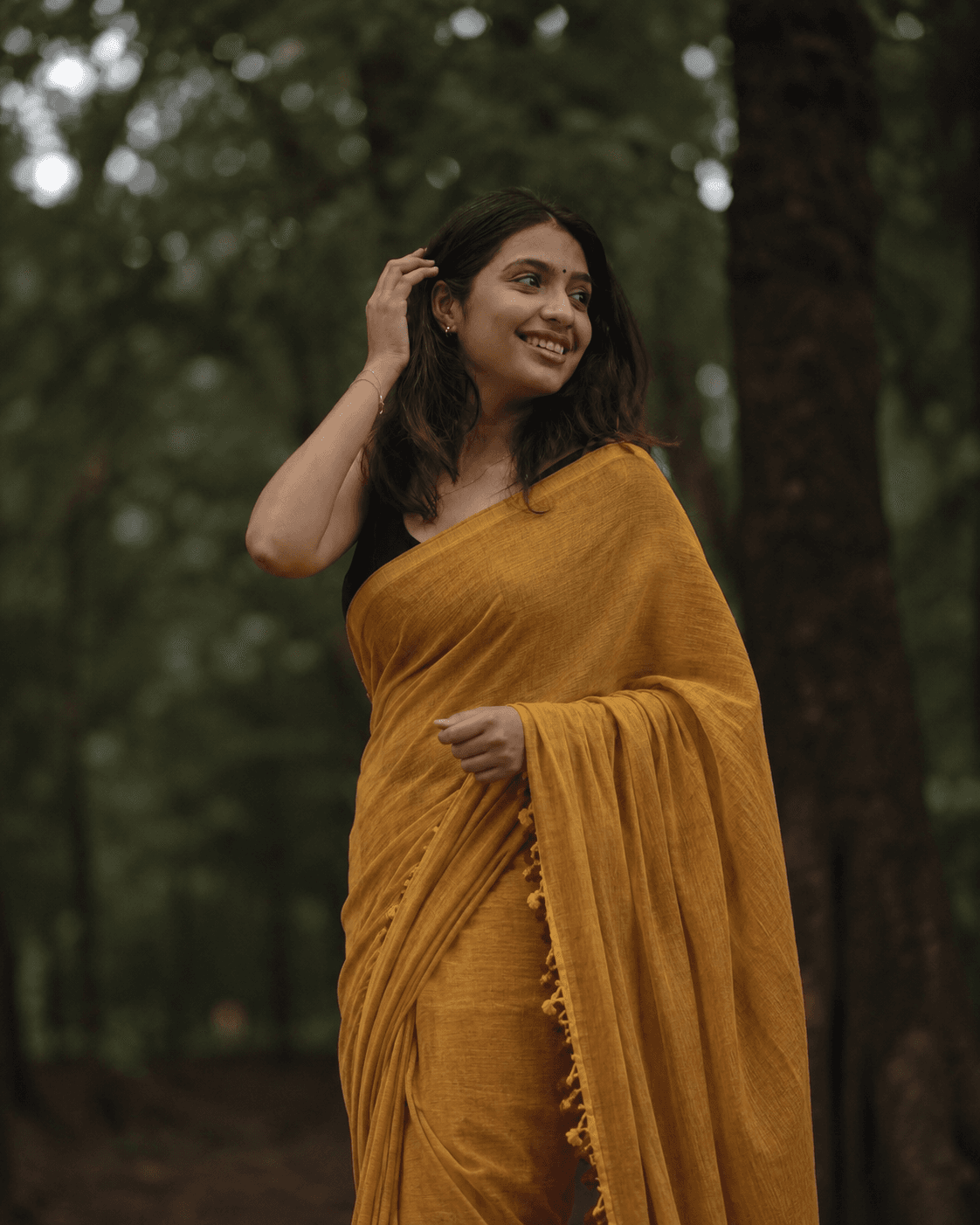 Elegant Dual-Tone Mul Cotton Saree in Burnt Amber