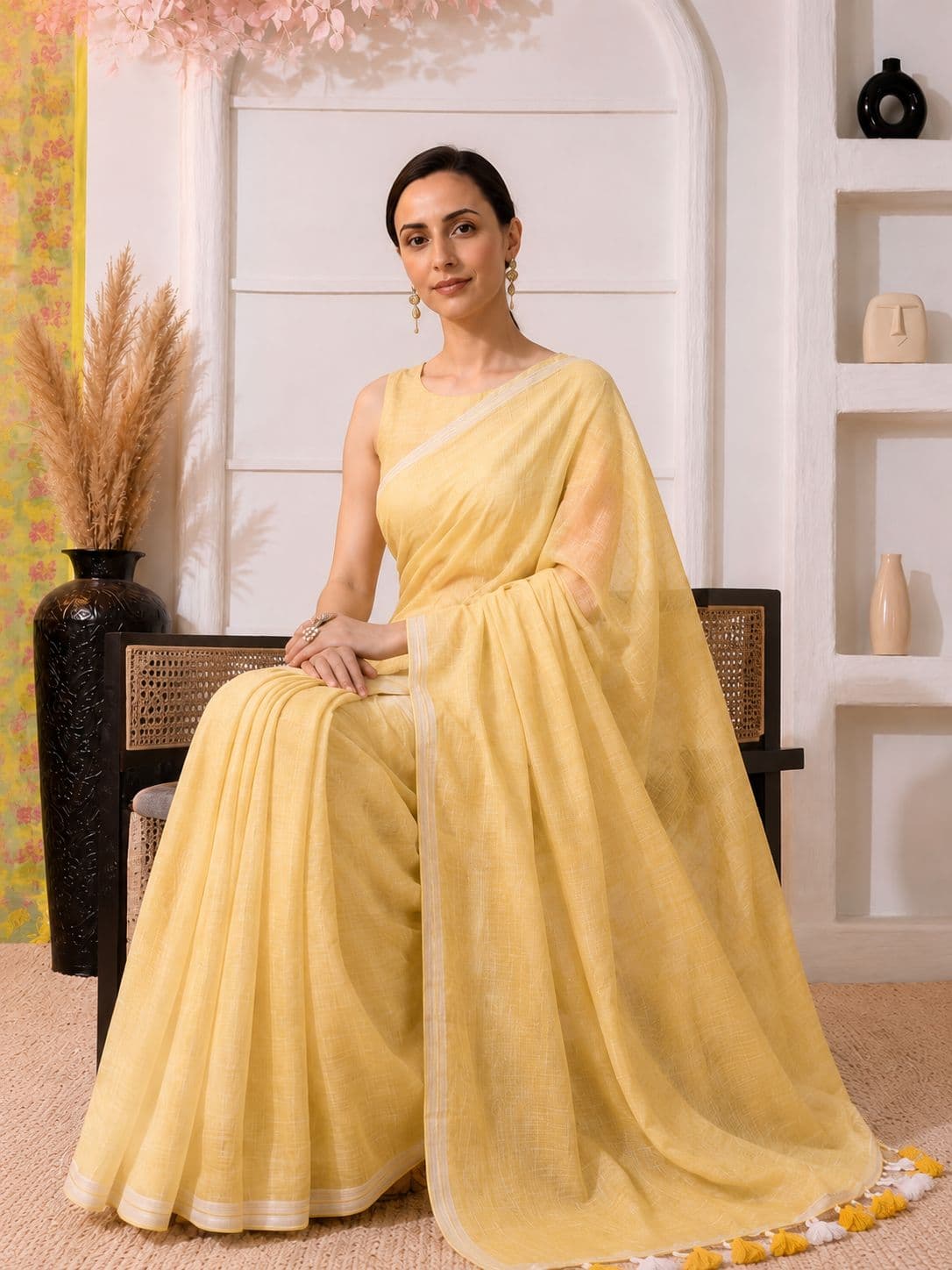 Elegant Dual-Tone Mul Cotton Saree in Vanilla Yellow 2