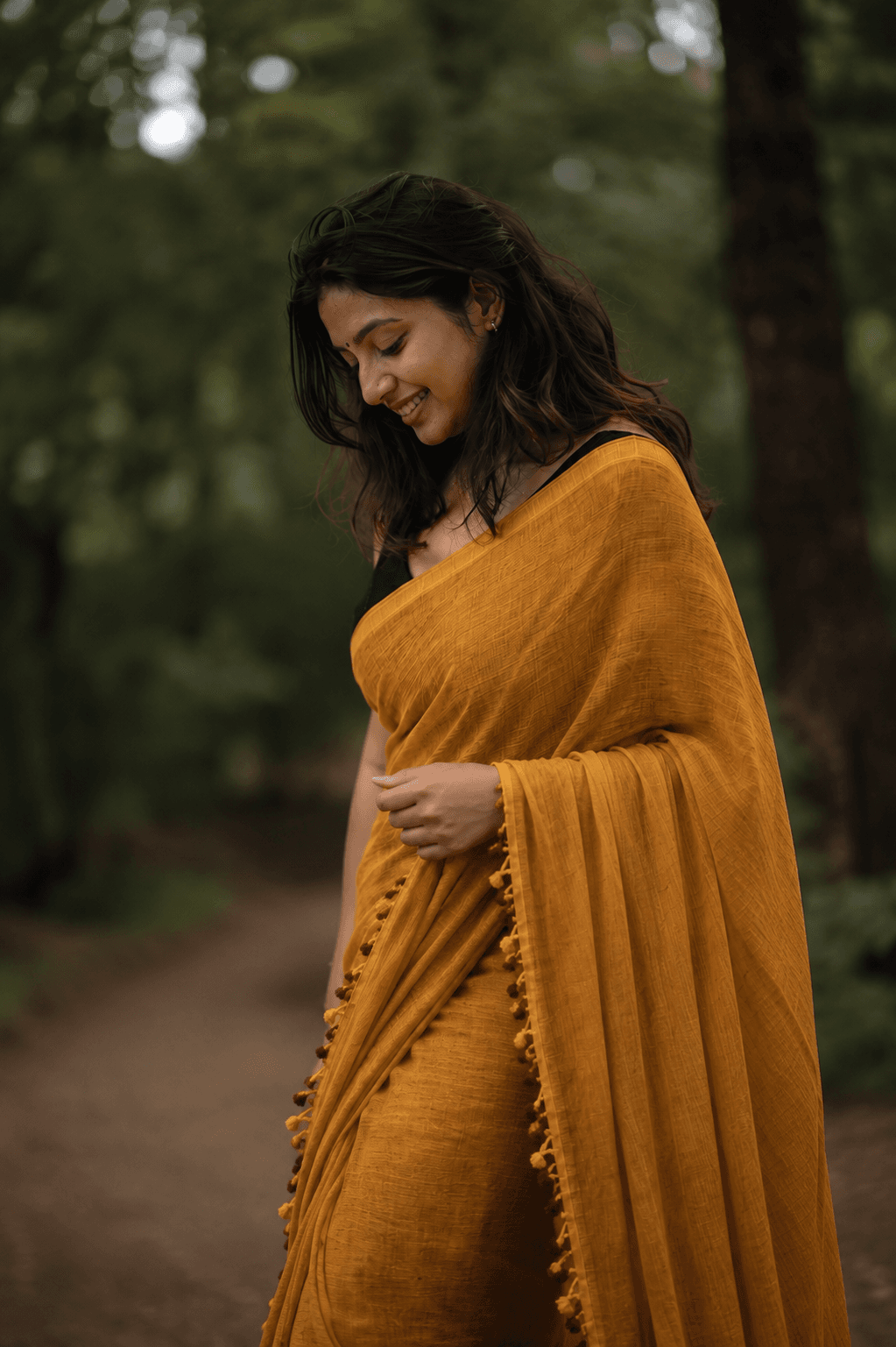 Elegant Dual-Tone Mul Cotton Saree in Burnt Amber 2